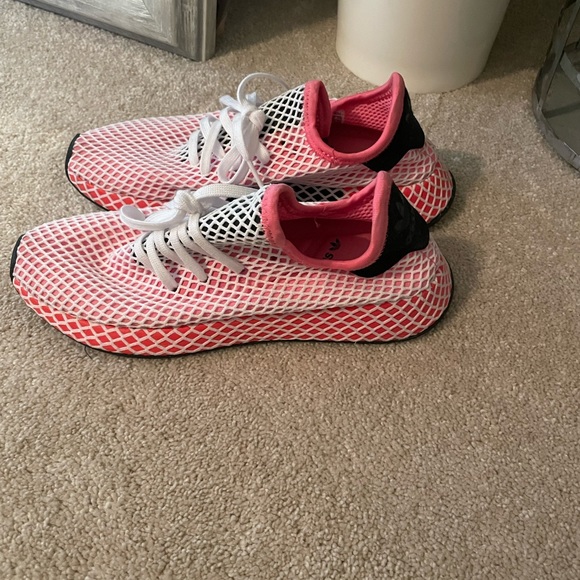 Adidas 8.5 athletic shoes - Picture 2 of 4